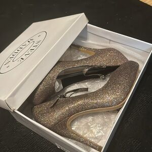 Steve Madden - Retro, Never worn “Mary Jane” Glitter Heels (circa 2001) size 9